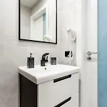 Luxury With Large Terrace Apartment *