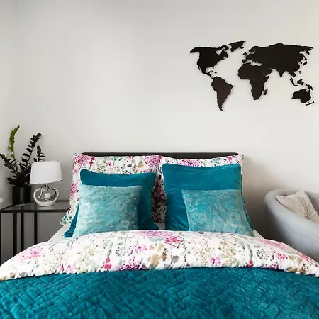 Luxury With Large Terrace Apartmán